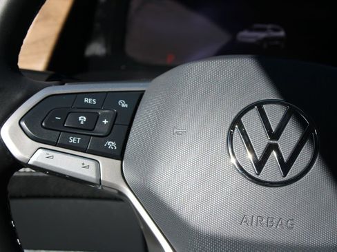 Certified 2024 Volkswagen Atlas SE image 12