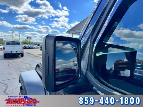 Used 2024 Jeep Gladiator Sport AWD/4WD image 16