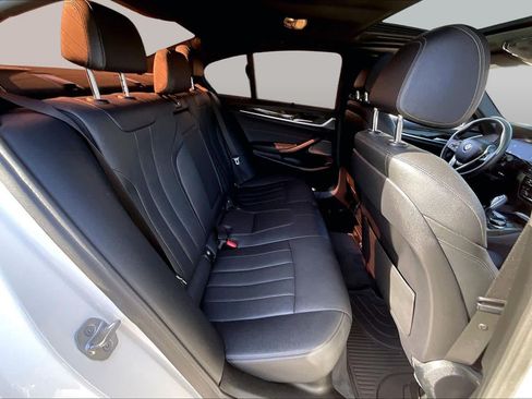 Used 2022 BMW 530i w/ Executive Package RWD image 17