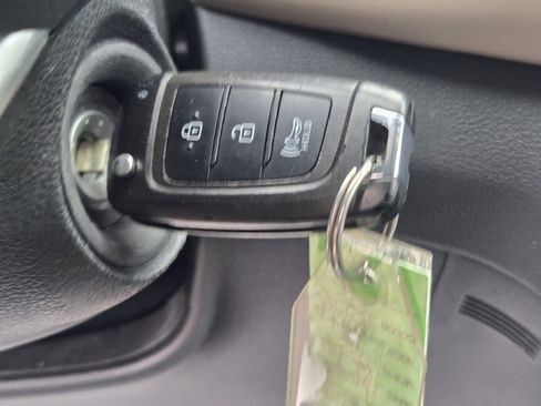 Certified 2023 Hyundai Santa Fe SE image 27