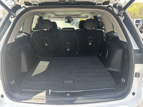 Certified 2022 Jeep Grand Cherokee Limited 4xe w/ Luxury Tech Group II image 12