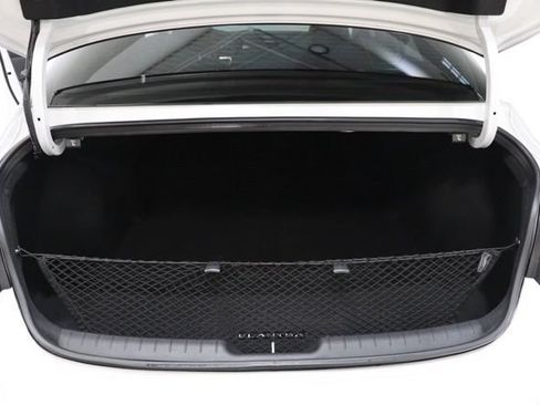 Used 2024 Hyundai Elantra Limited FWD image 31