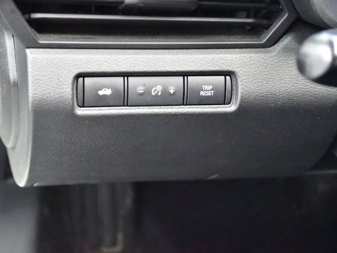 Used 2025 Nissan Altima 2.5 SV FWD image 13