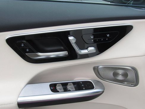 New 2026 Mercedes-Benz GLC 300 4MATIC image 12