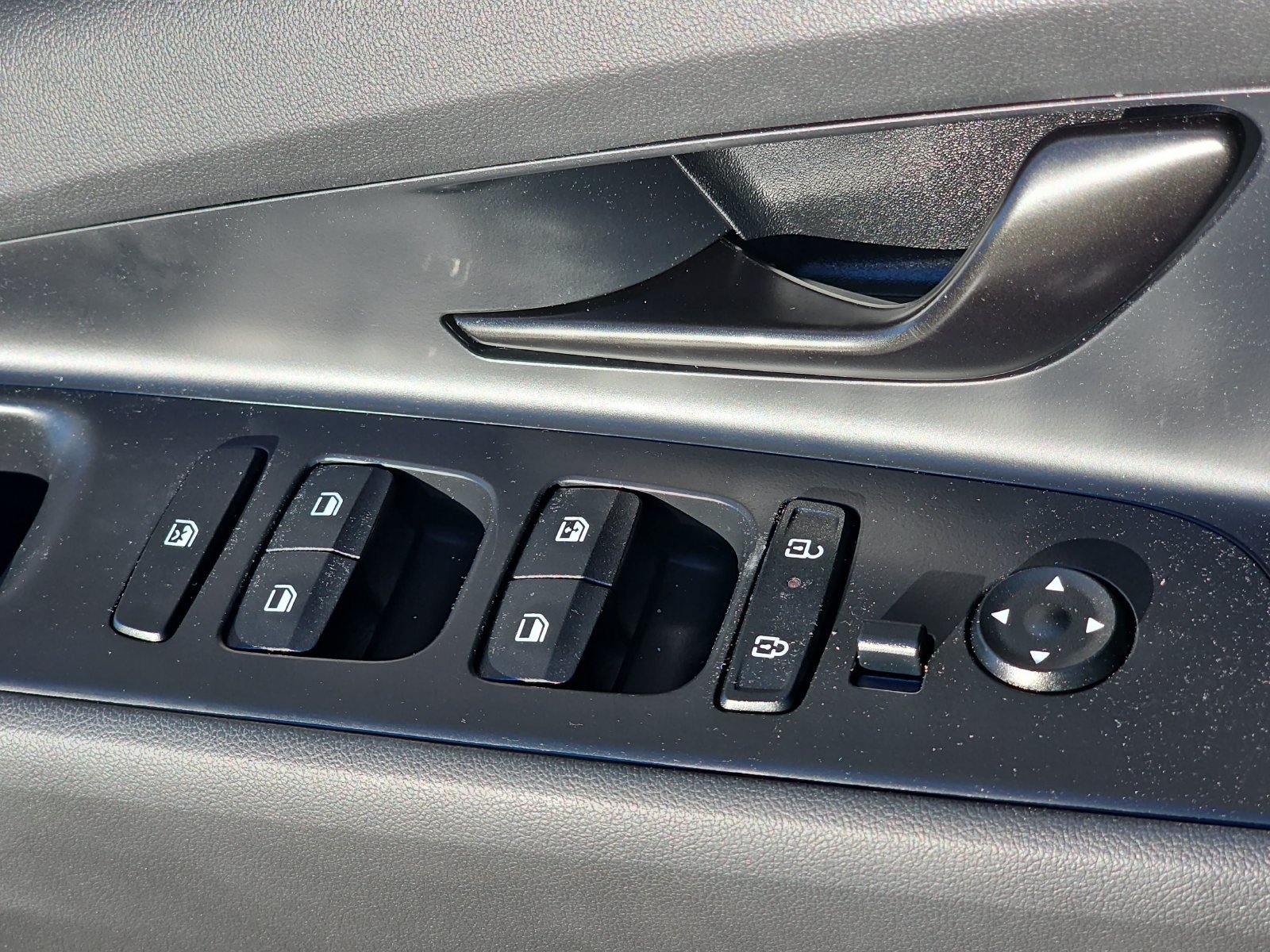 Certified 2025 Hyundai Elantra Sport FWD image 29