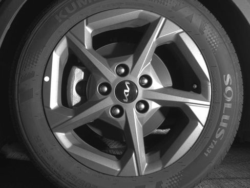 Used 2025 Kia K4 LXS image 12