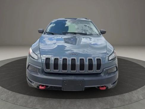 Used 2015 Jeep Cherokee Trailhawk w/ Trailer Tow Group AWD/4WD image 2