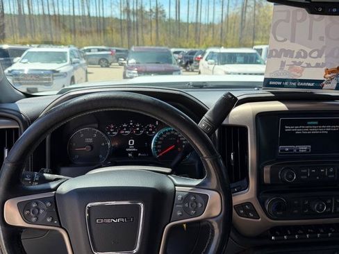 Used 2018 GMC Sierra 2500 Denali w/ Duramax Plus Package AWD/4WD image 10