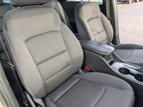 Used 2022 Chevrolet Malibu LT image 21