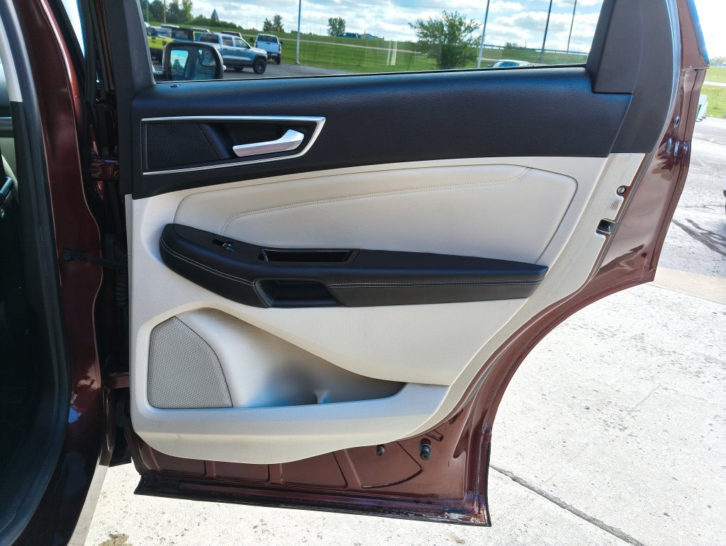 Used 2015 Ford Edge Titanium AWD/4WD image 17