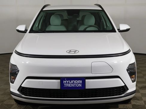 Used 2025 Hyundai Kona SEL FWD image 11