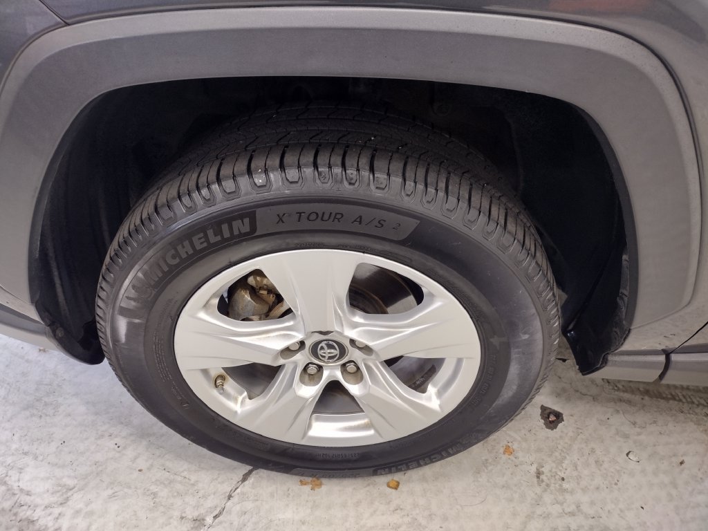 Used 2019 Toyota RAV4 XLE w/ Convenience Package AWD/4WD image 6