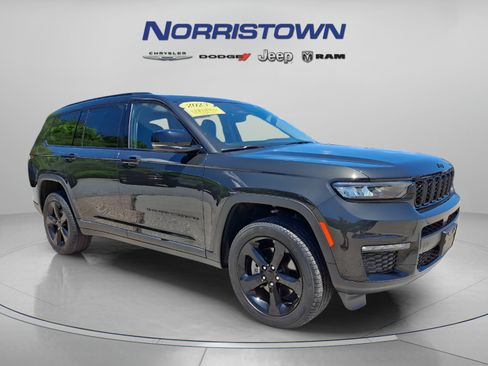 Certified 2023 Jeep Grand Cherokee L Limited w/ Black Appearance Package AWD/4WD image 1