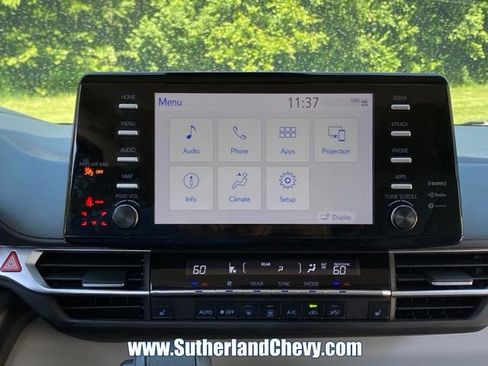 Used 2024 Toyota Sienna XLE AWD/4WD image 24