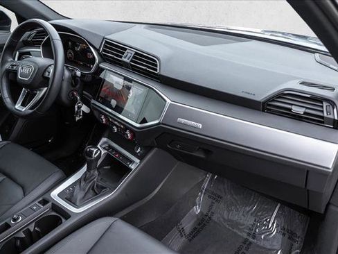 Used 2023 Audi Q3 2.0T Premium Plus w/ Premium Plus Package image 25