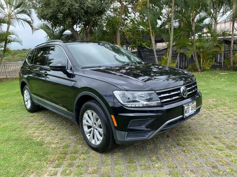 Used 2018 Volkswagen Tiguan SE w/ Panoramic Sunroof Package AWD/4WD image 1