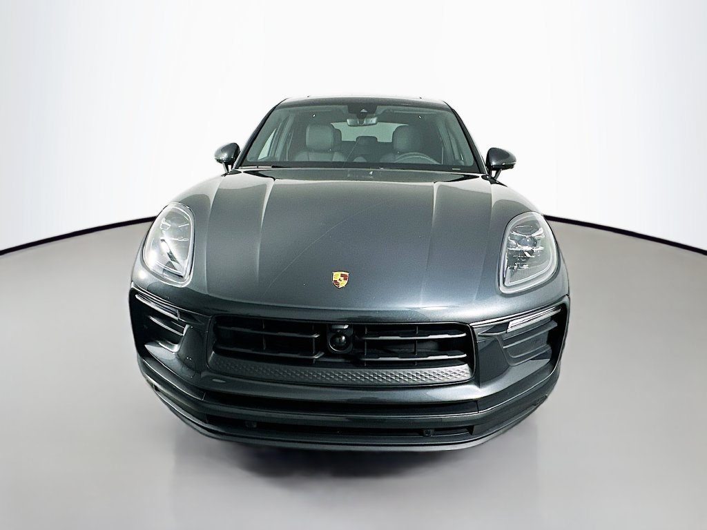 Certified 2025 Porsche Macan AWD/4WD image 6