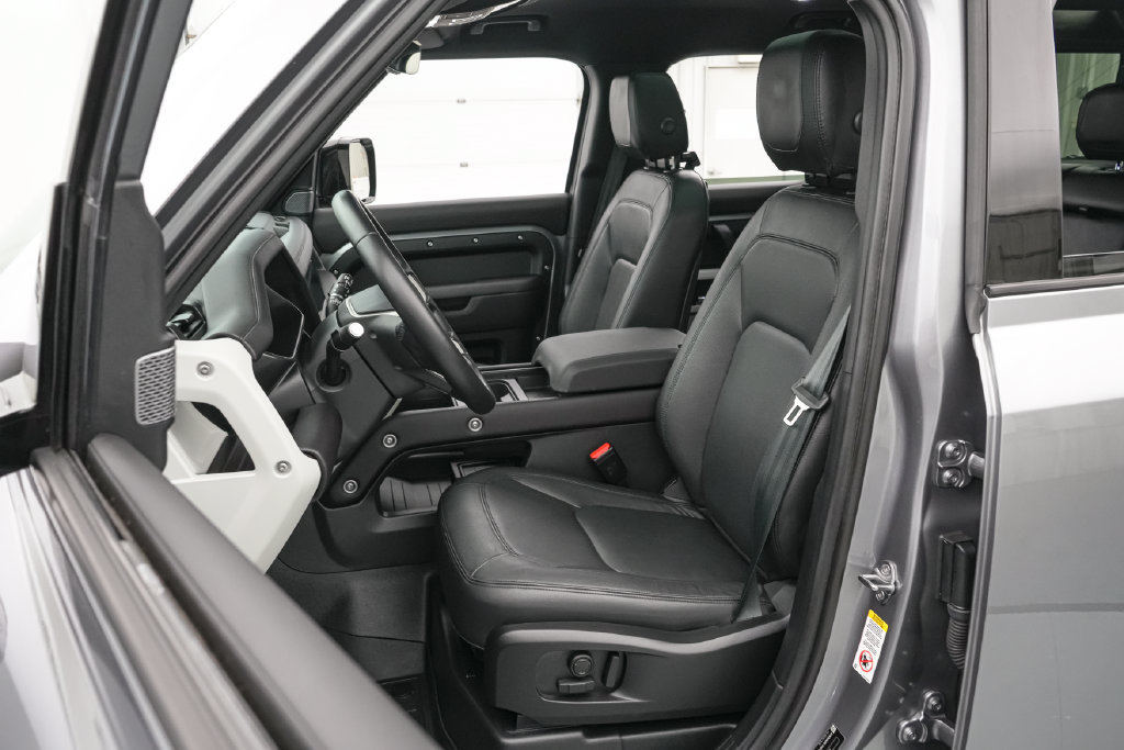 Used 2024 Land Rover Defender 110 S AWD/4WD image 15
