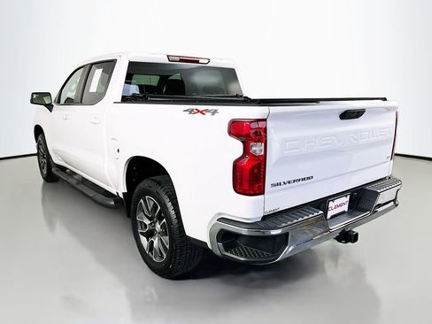 Used 2023 Chevrolet Silverado 1500 LT AWD/4WD image 9