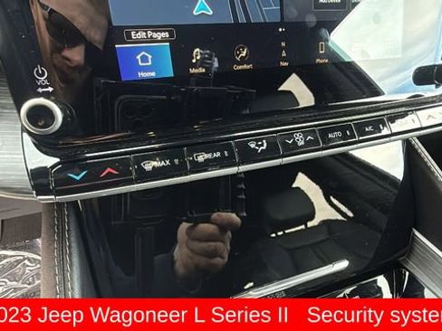Used 2023 Jeep Wagoneer L Series II image 14
