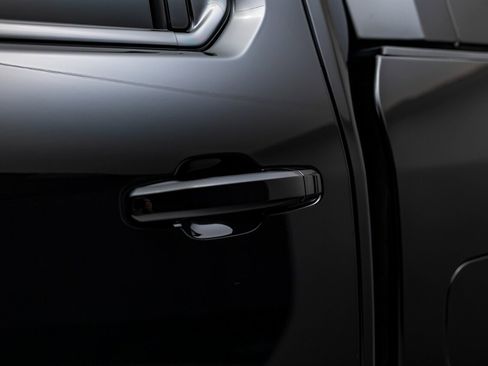 Used 2026 GMC Sierra 2500 AT4X image 12