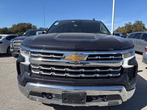 Used 2022 Chevrolet Silverado 1500 LTZ image 2