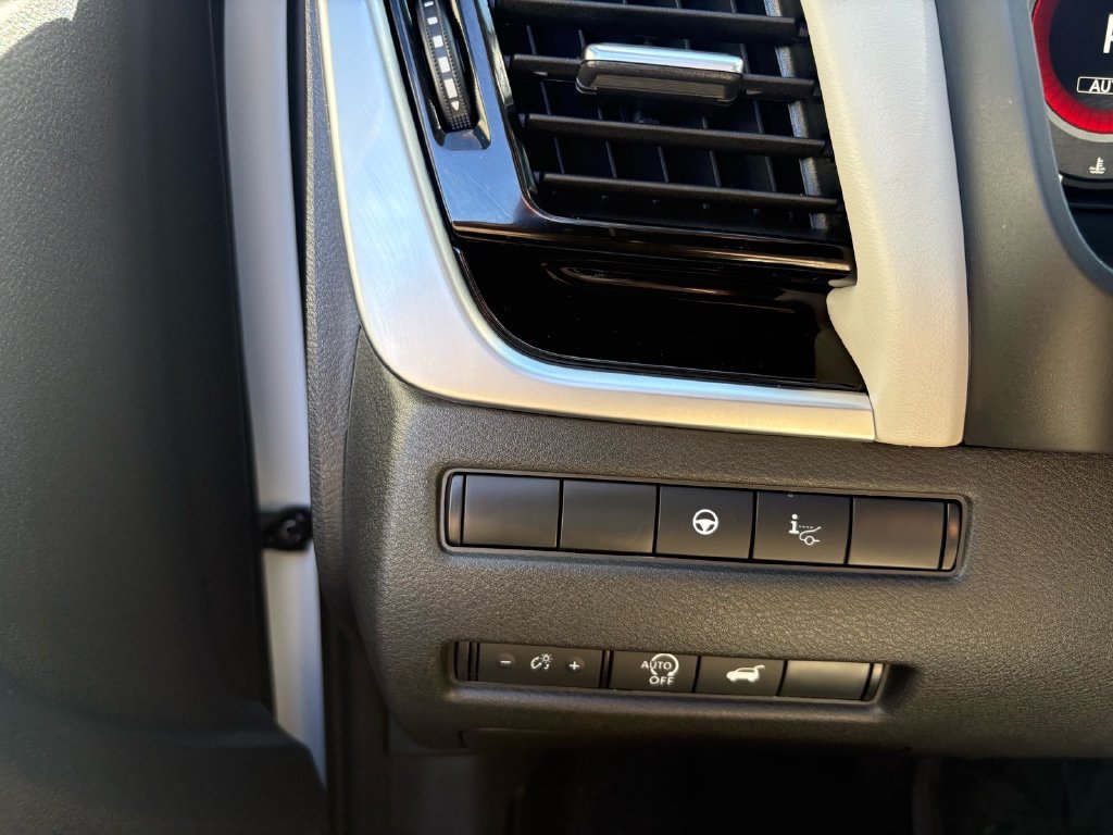 Used 2025 Nissan Rogue SL w/ SL Premium Package AWD/4WD image 13