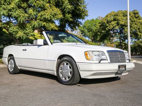 Used 1995 Mercedes-Benz E 320 Convertible image 18