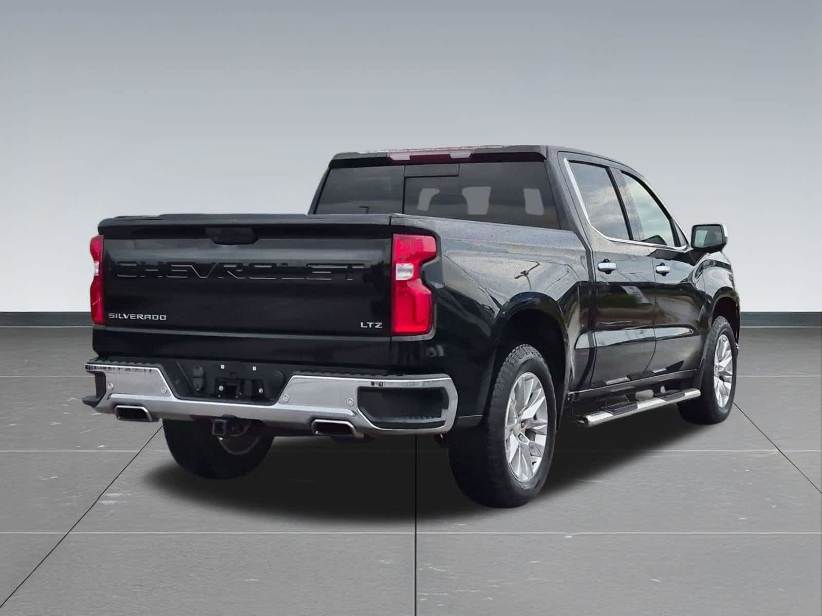 Used 2019 Chevrolet Silverado 1500 LTZ w/ LTZ Plus Package AWD/4WD image 6
