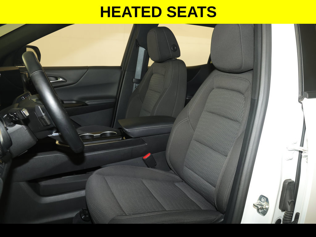 Used 2025 Chevrolet Equinox LT FWD image 3