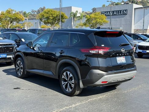 Used 2023 Nissan Rogue SV FWD image 9
