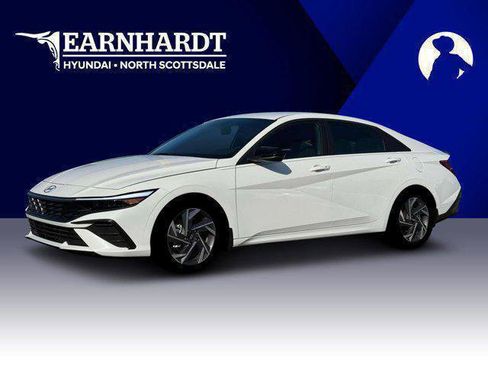 New 2025 Hyundai Elantra SEL image 2