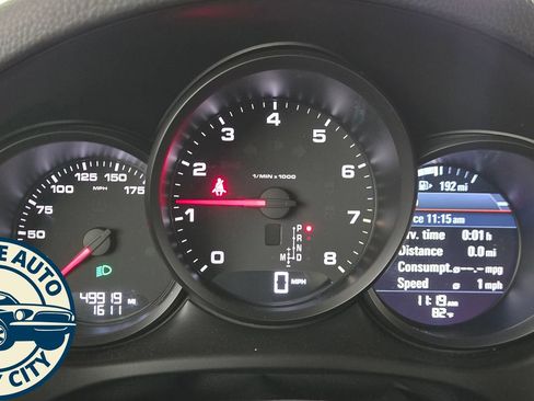 Used 2018 Porsche Macan AWD/4WD image 12