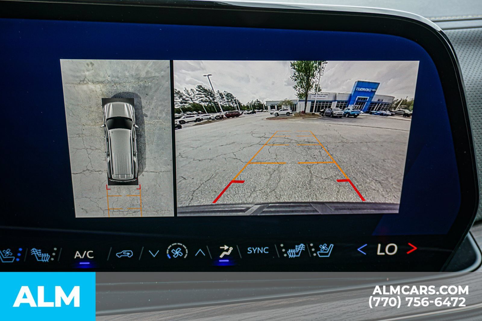 Used 2025 Chevrolet Suburban Premier AWD/4WD image 38