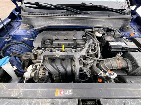 Used 2023 Hyundai Venue SEL image 28