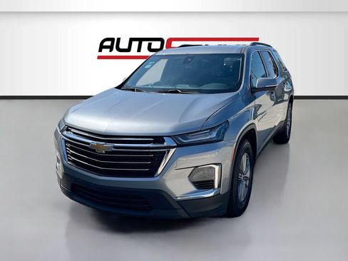 Used 2023 Chevrolet Traverse LT w/ Rear Camera Mirror Package AWD/4WD image 3