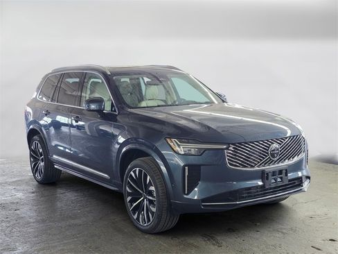 New 2026 Volvo XC90 B6 Ultra w/ Protection Package image 3