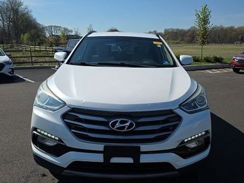 Used 2017 Hyundai Santa Fe Sport image 2