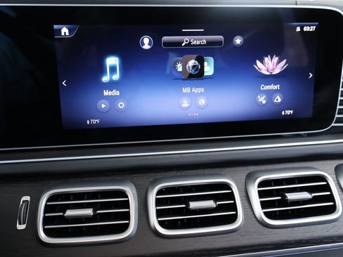 Used 2025 Mercedes-Benz GLS 450 4MATIC w/ AMG Line Exterior image 42
