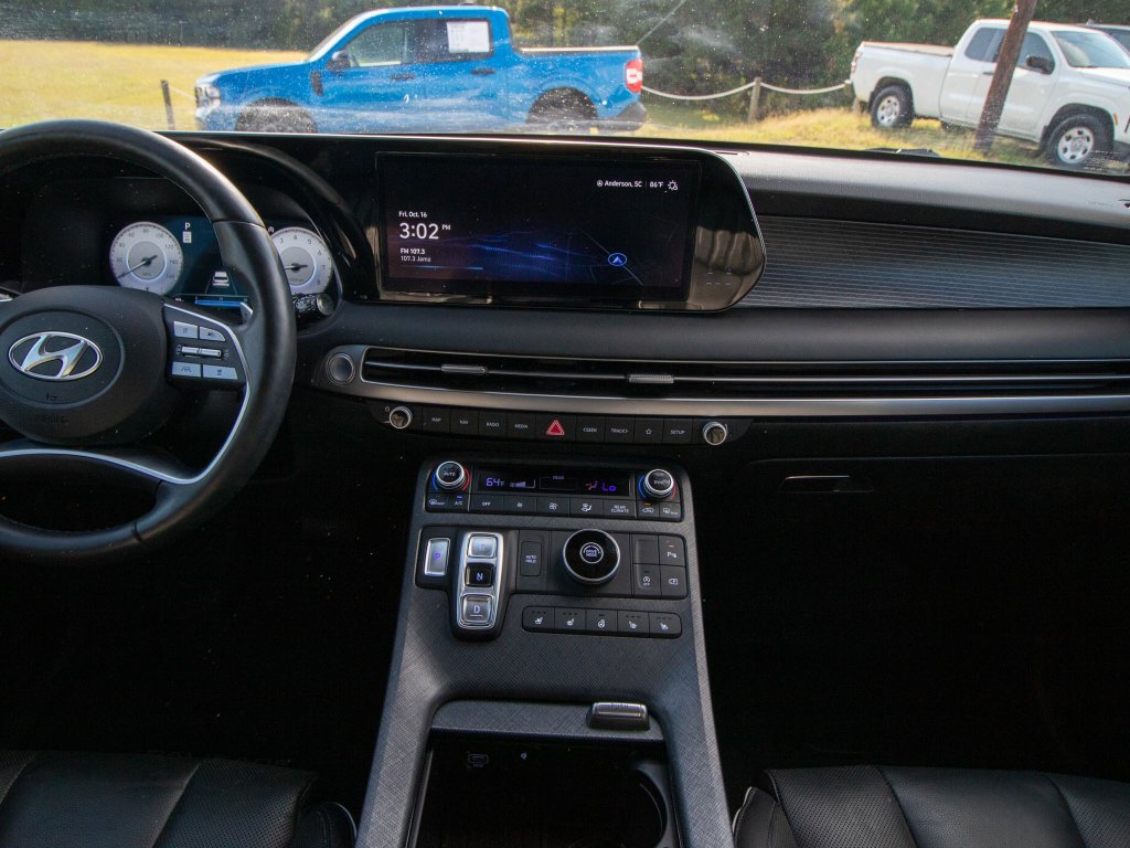 Certified 2024 Hyundai Palisade Limited FWD image 23