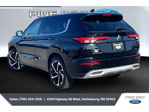Used 2024 Mitsubishi Outlander SE AWD/4WD image 2