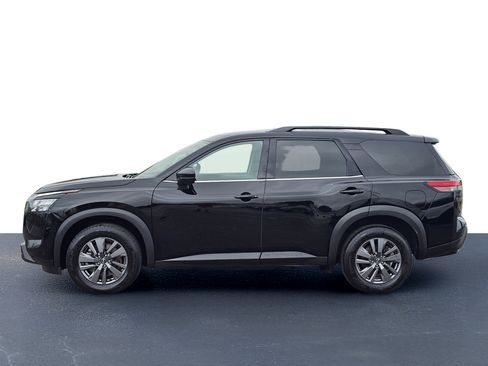 Used 2024 Nissan Pathfinder SV FWD image 13