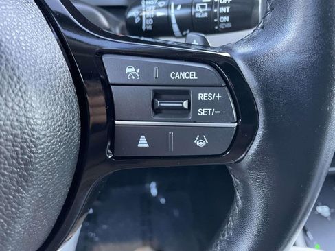 Used 2025 Honda Pilot EX-L image 32