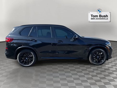 Used 2022 BMW X5 xDrive40i w/ M Sport Package image 2