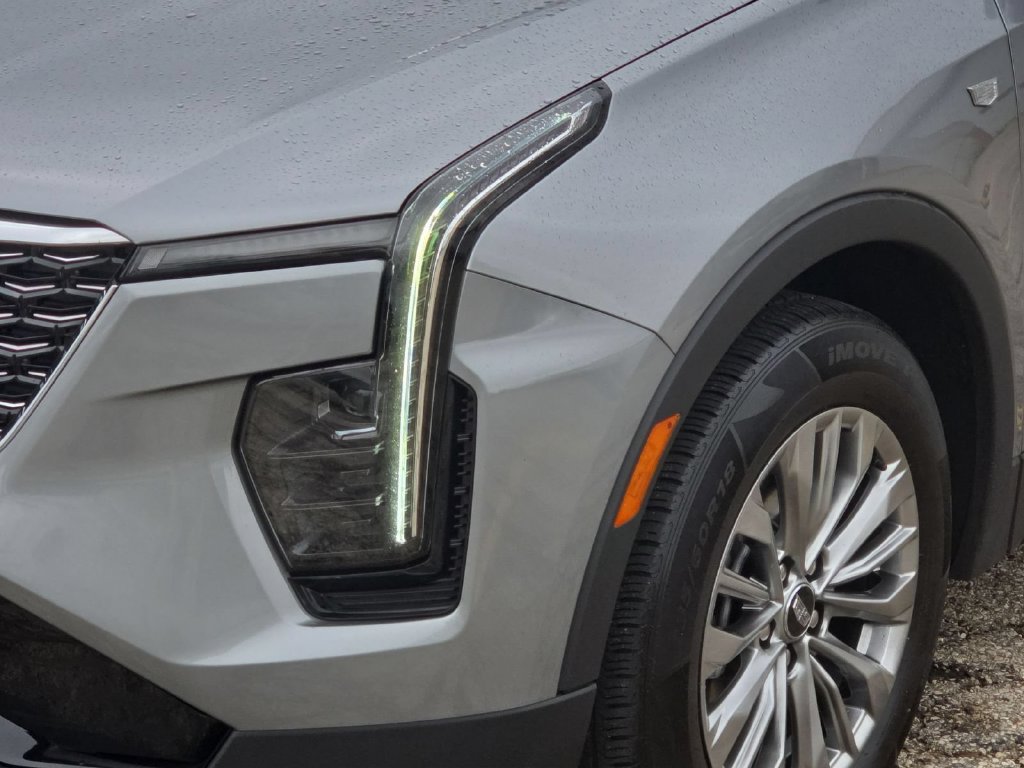 Used 2025 Cadillac XT4 Premium Luxury AWD/4WD image 9