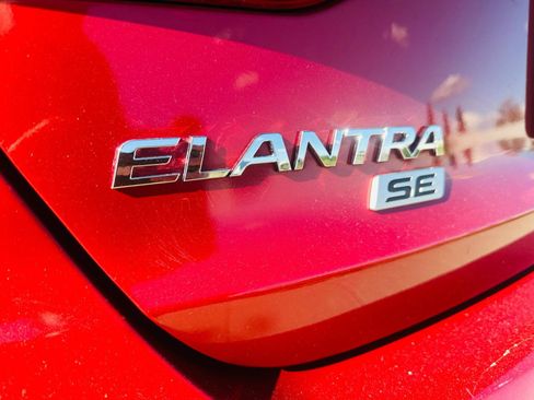 Used 2017 Hyundai Elantra SE FWD image 22