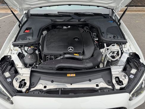 Used 2022 Mercedes-Benz E 350 Sedan image 5