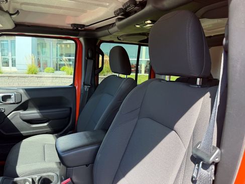 Used 2023 Jeep Wrangler Unlimited Sport AWD/4WD image 11