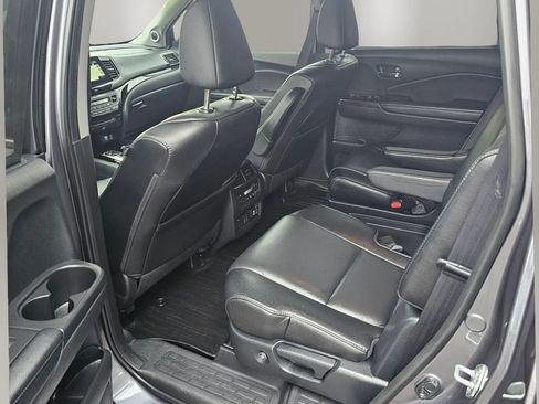 Used 2022 Honda Pilot Touring image 7