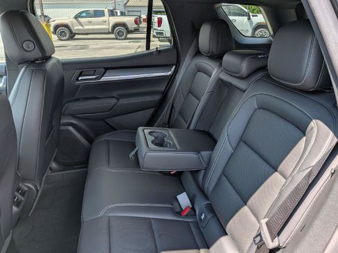 New 2027 GMC Terrain Elevation w/ Elevation Premium Package AWD/4WD image 19